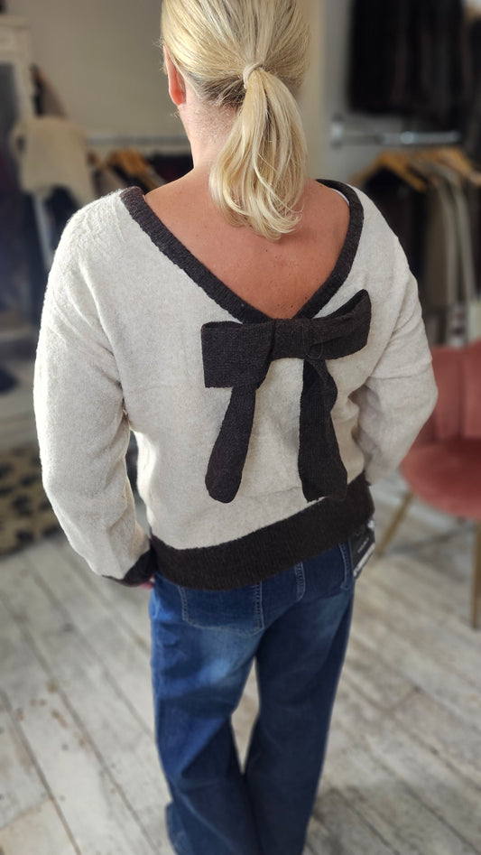 Maddie contrast trim bow back jumper in cream