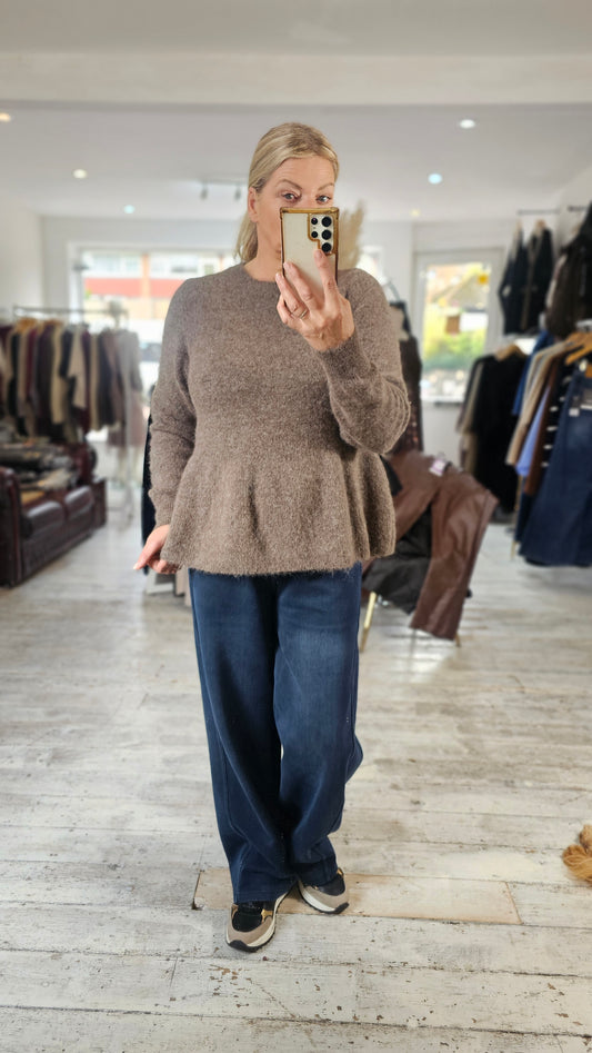 ESTER FRILL HEM KNIT JUMPER IN MOCHA