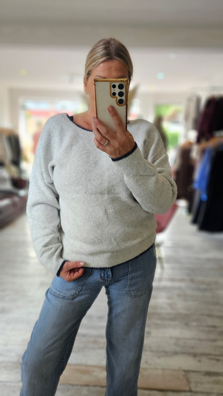 Yasmin bow back jumper in grey