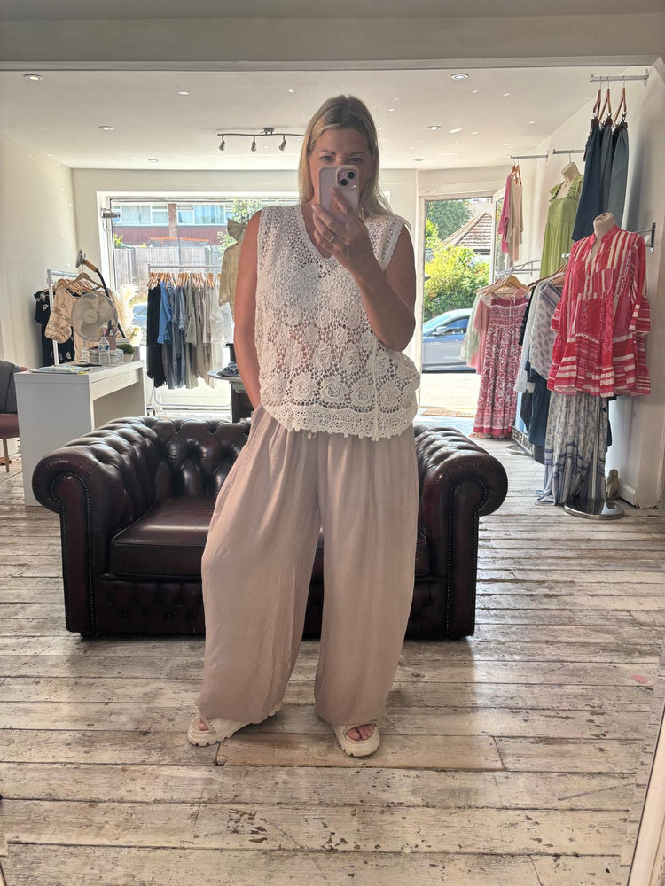Nina Loose cuff trousers with pockets in mocha