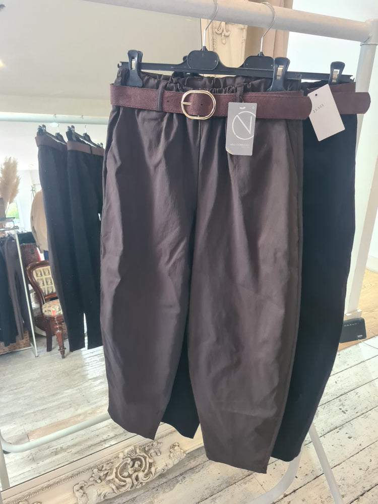 BARREL LEG MAGIC TROUSERS in chocolate