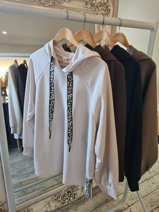 Hattie Leopard Drawstring in beige