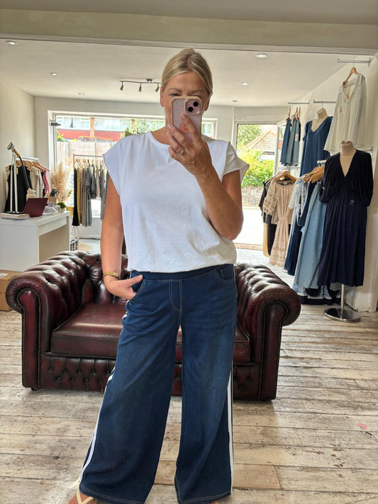 STELLA CAP SLEEVE ROLLED EDGE TOP IN WHITE