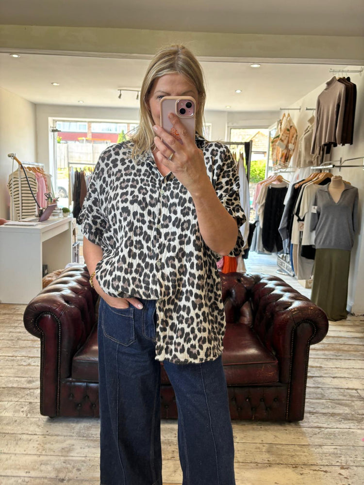 Rita cheesecloth half sleeve blouse in leopard print
