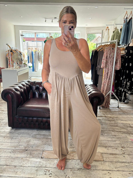 Cassie shaped waist harem jumpsuit in mocha