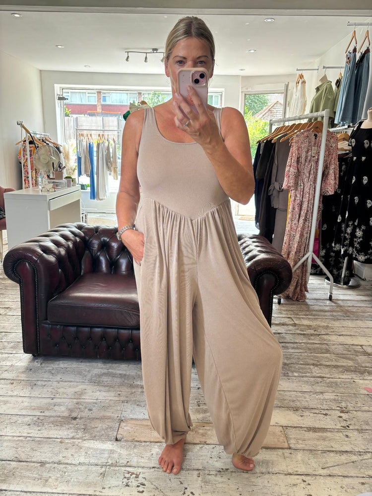 Cassie shaped waist harem jumpsuit in mocha