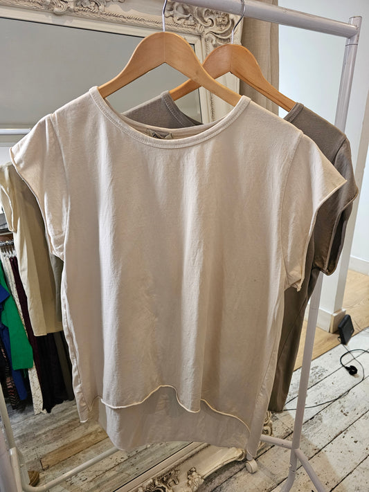 STELLA CAP SLEEVE ROLLED EDGE TOP IN BEIGE