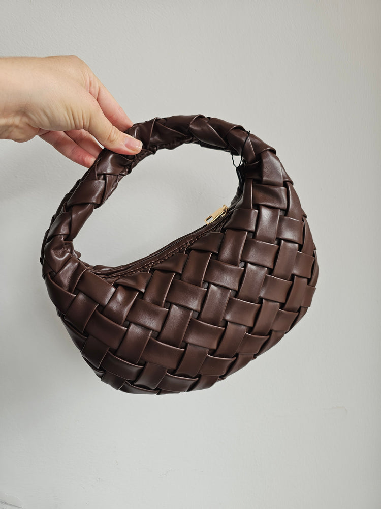 Faux leather woven bag in chocolate