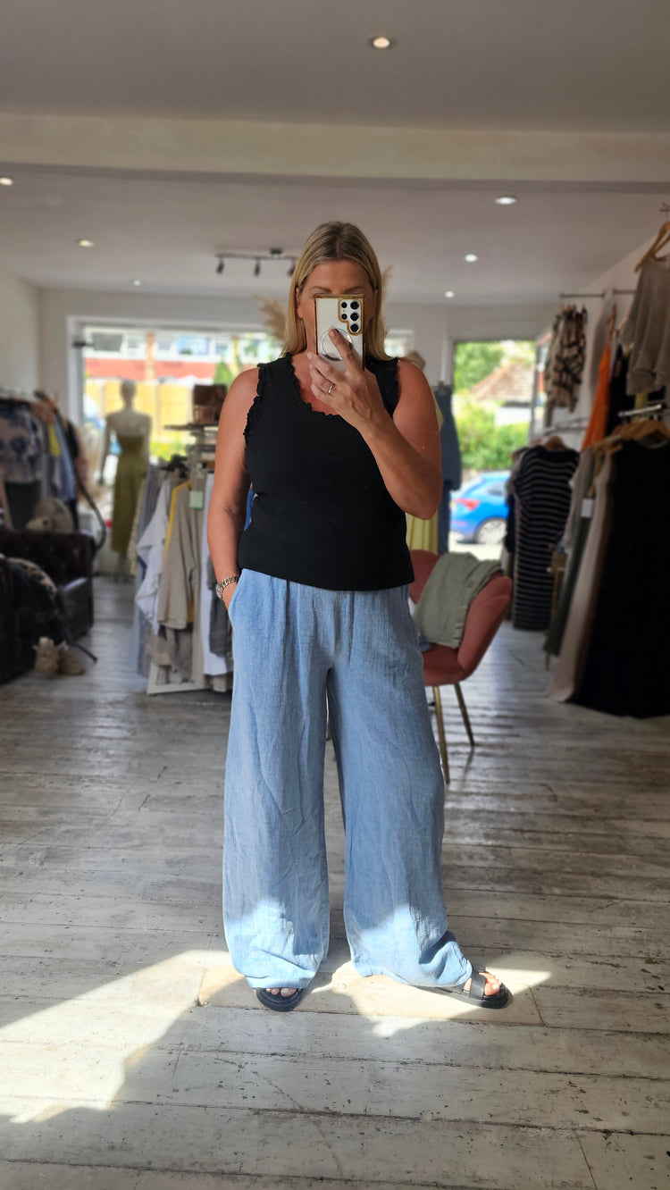 Luna Two pocket linen blend trousers in light blue