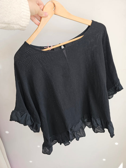 Libby linen ruffle top in black