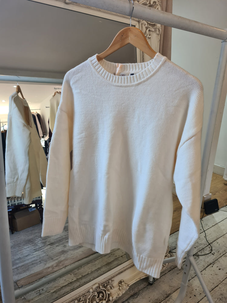 LUCIE CREAM RIBBED EDGE ROUND NECK JUMPER