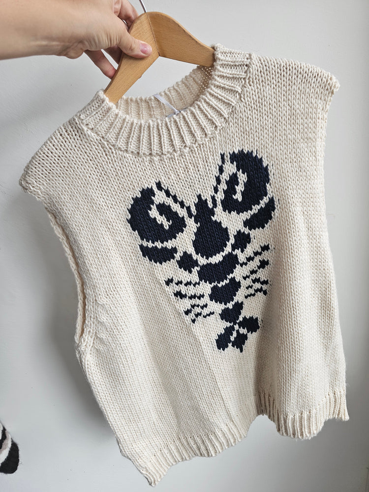 Larry the lobster knitted tank top in beige/navy