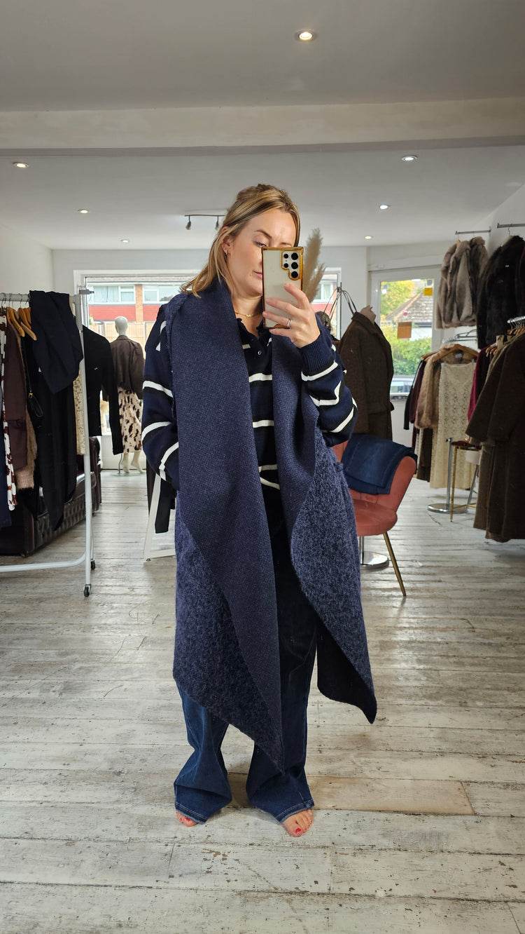 Tori knitted rugby stripe top in navy